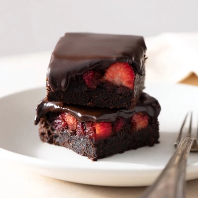 Chocolate Covered Strawberry Brownies